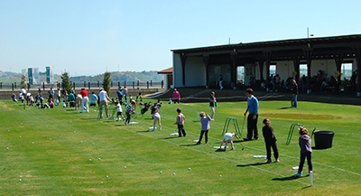 Nueva temporada de cursos de golf para niños en la escuela de Valle Romano