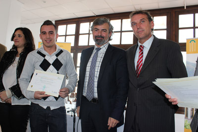 Veintitrés alumnos de la Escuela de Hostelería de Benahavís reciben sus diplomas de manos del alcalde