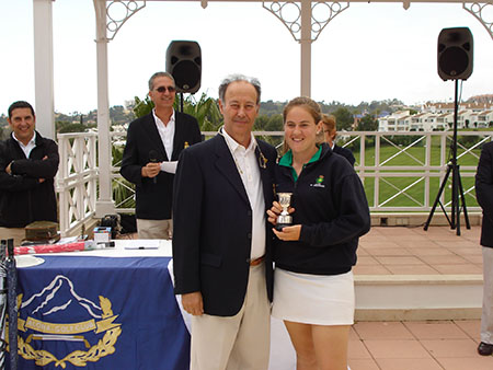 Sara Navarro, campeona de Andalucía de Pitch & Putt celebrado en Aloha Golf