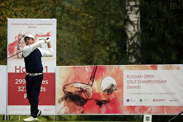 Bogey-free Brown red-hot in Russia