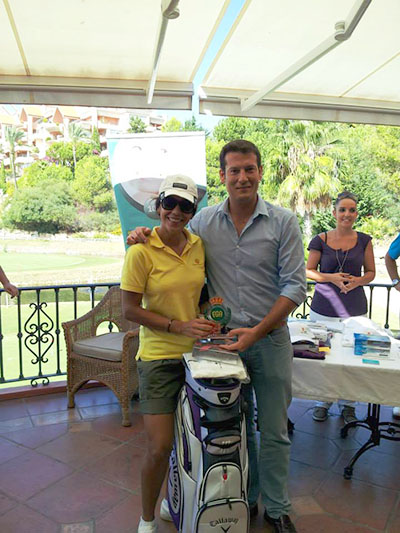 El director de Greenlife Golf Marbella entregó los trofeos del circuito 2×9 Costa del Sol 2013