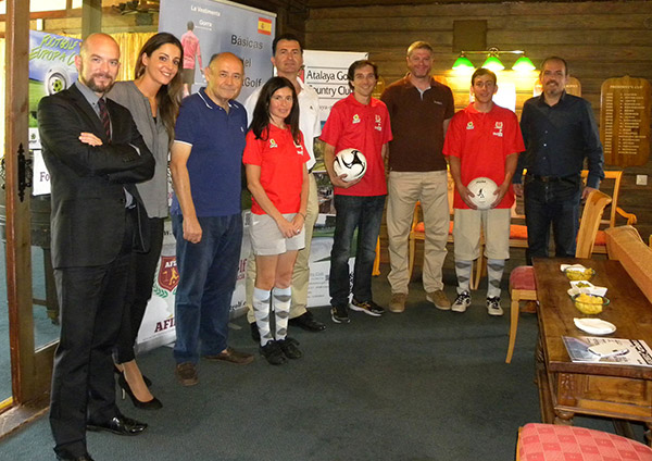 Exfutbolistas y periodistas deportivos se iniciarán en el footgolf durante la Europa Cup en Atalaya Golf