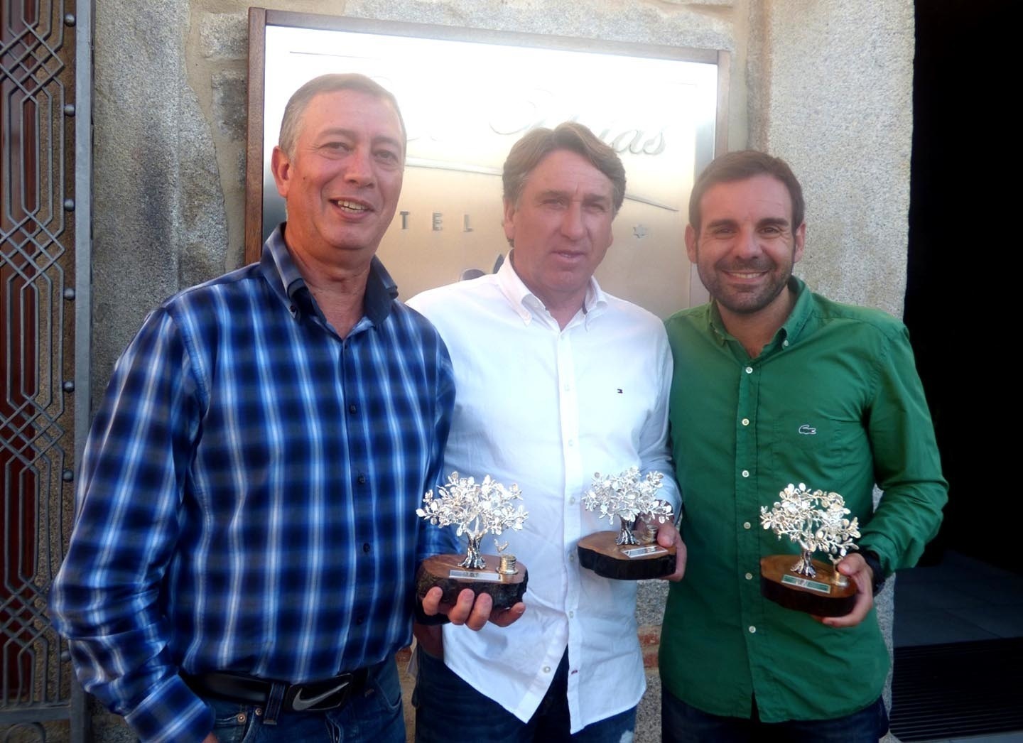 Juanje Quirós cosecha para la Asociación Malagueña de la Prensa Deportiva el sexto trofeo del torneo de golf de Pozoblanco.
