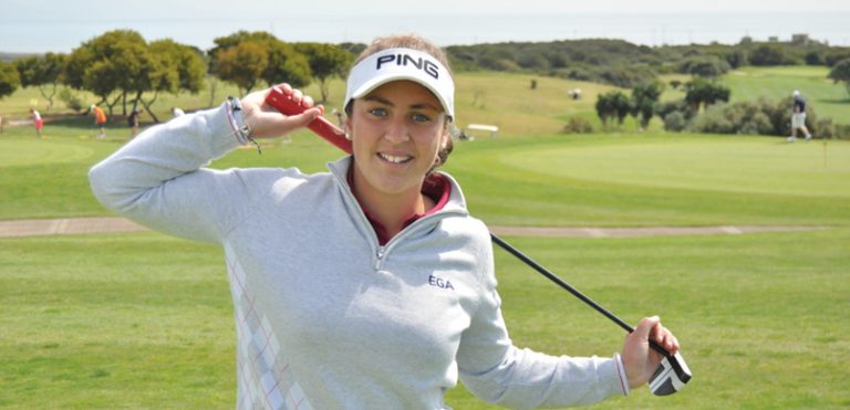 Maria Parra una promesa del golf nacional