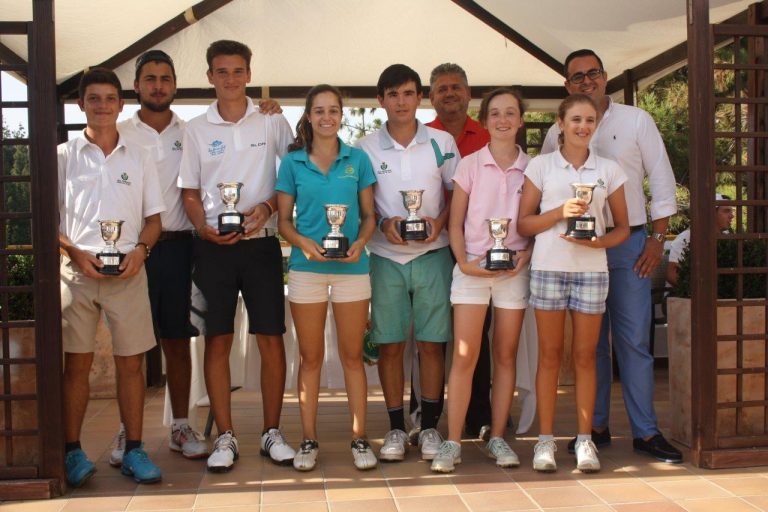 Ángel Hidalgo y Teresa Toscano, Campeones de Andalucía Sub25 en El Chaparral Golf