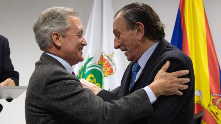 La Real Federación Andaluza de Golf entrega la Medalla al Mérito a Manuel Piñero