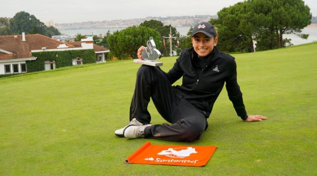 Clara Moyano, campeona del Santander Golf Tour Cantabria en Pedreña