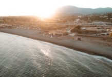 Beso Beach conquista Estepona con su esperada inauguración Beso Beach Panoramica