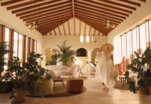 El legendario Hotel Byblos, icono de los 80 y 90 regresa como La Zambra LOBBY LA ZAMBRA RESORT
