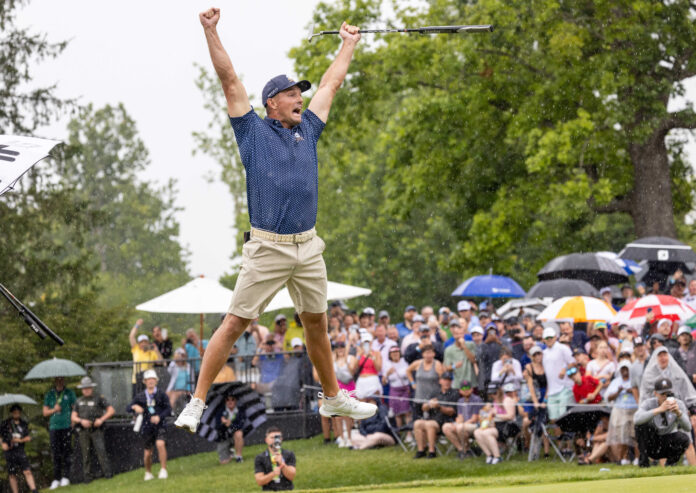 DECHAMBEAU- LIV GOLF