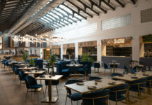 Mercado de abastos de Estepona: el nuevo fenómeno gastronómico y social llega a la Costa del Sol salón Mercado Abastos de Estepona