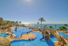 Holiday World Resort inaugura la temporada estival Pool Holiday World Resort
