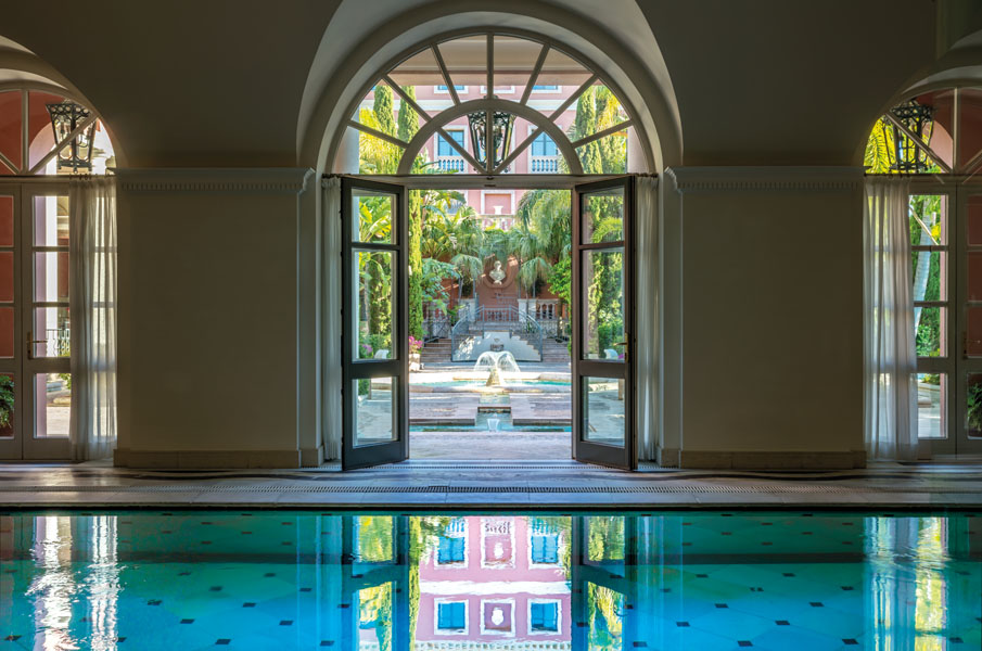Anantara_Villa_Padierna_Palace_Benahavis_Marbella_Resort_Spa_Pool_And_Fountains