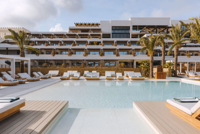 Fairmont Pool & Resort