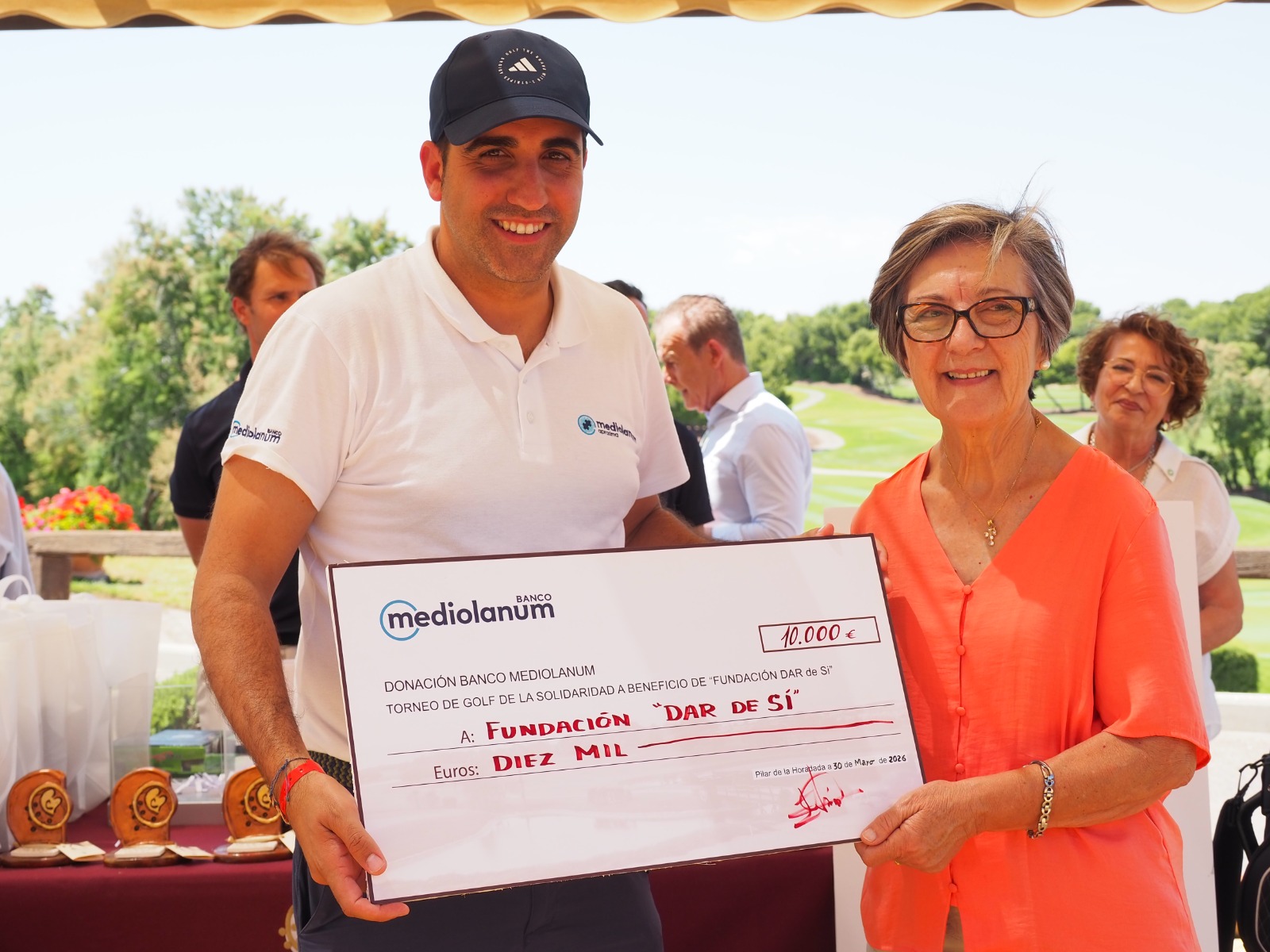Fundación Dar de Sí cheque- Lo Romero Golf Invitational
