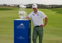 Zach Johnson hace historia al coronarse en el primer Portugal Invitational Zach Johnson con el trofeo del Portugal Invitational
